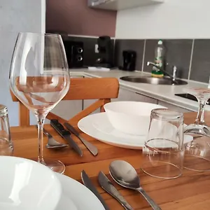  Appartement Escapade à Dans Beau T2 Avec Terrasse - Proche Gare Et Centre